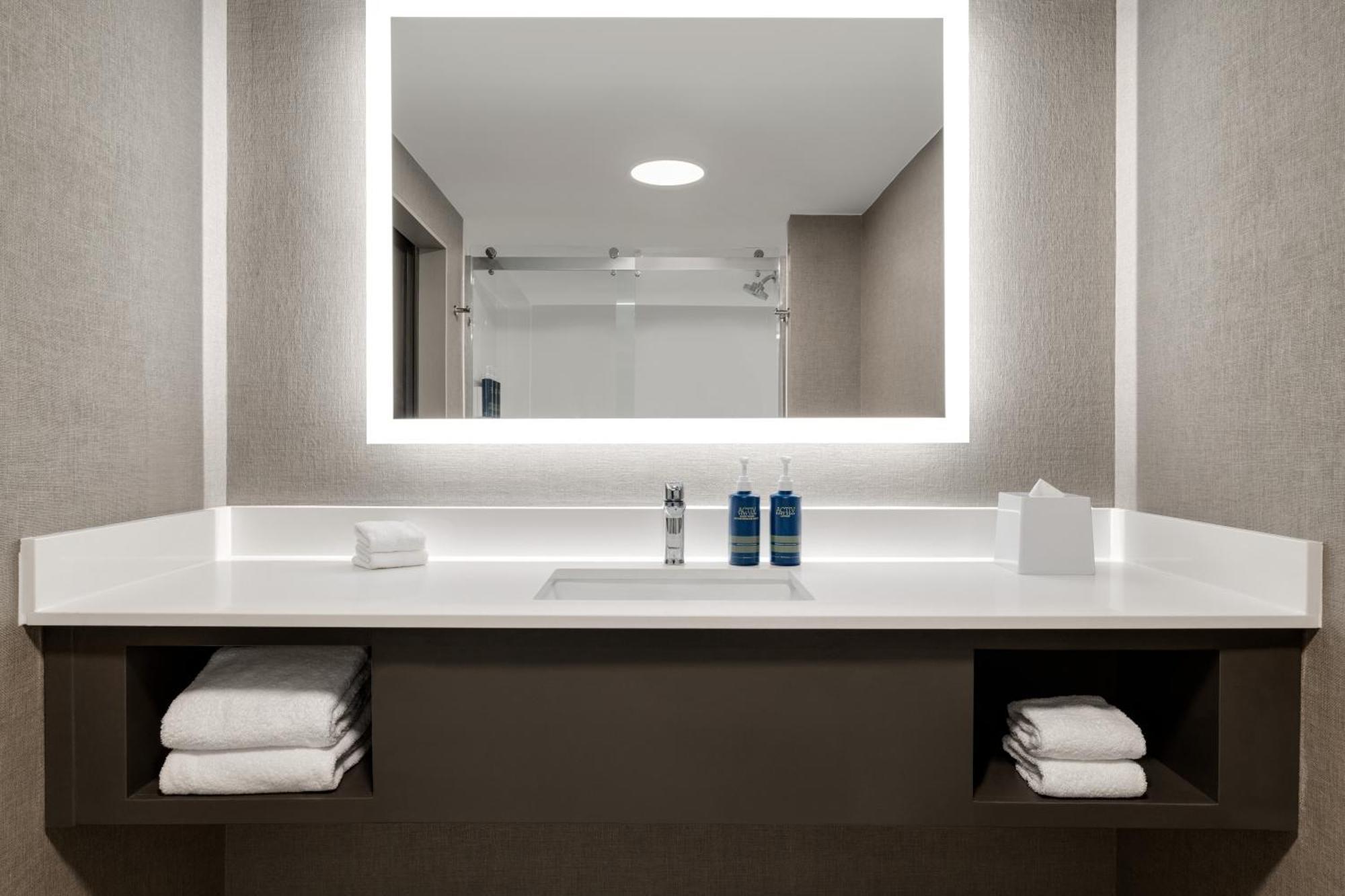 Four Points By Sheraton Columbus-Polaris Exteriör bild