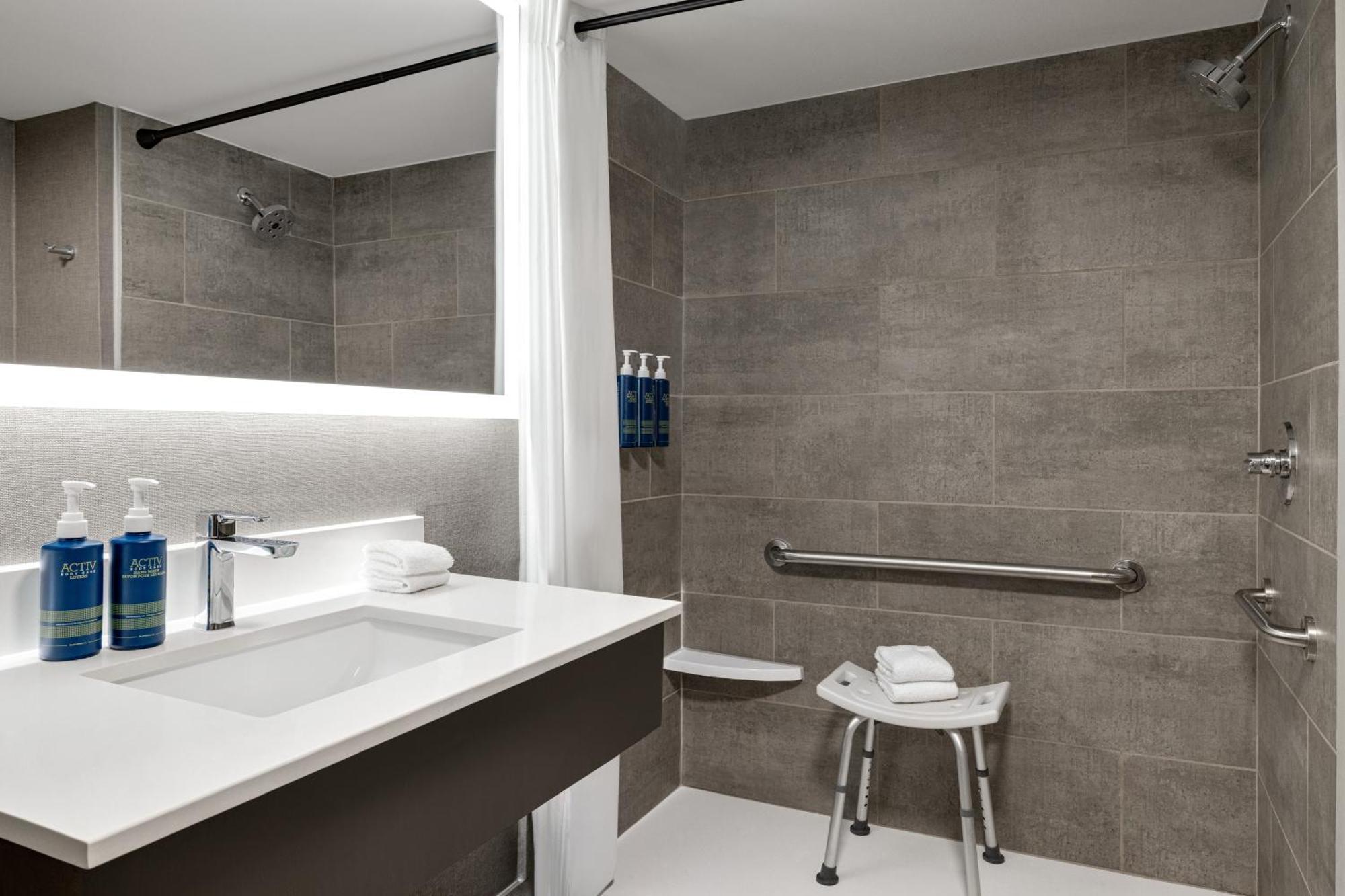 Four Points By Sheraton Columbus-Polaris Exteriör bild